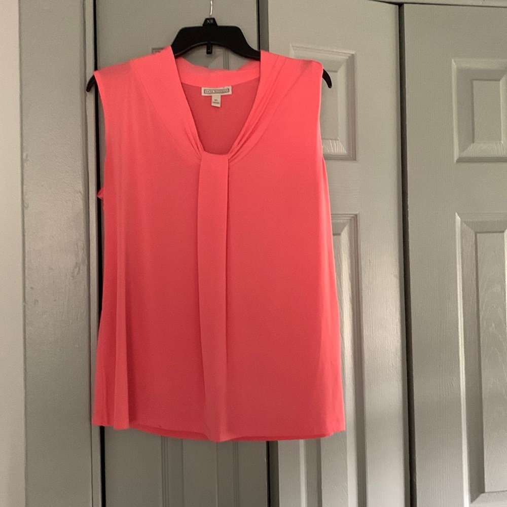 Ladies peach sleeveless blouse by Dana Buchanan size XL